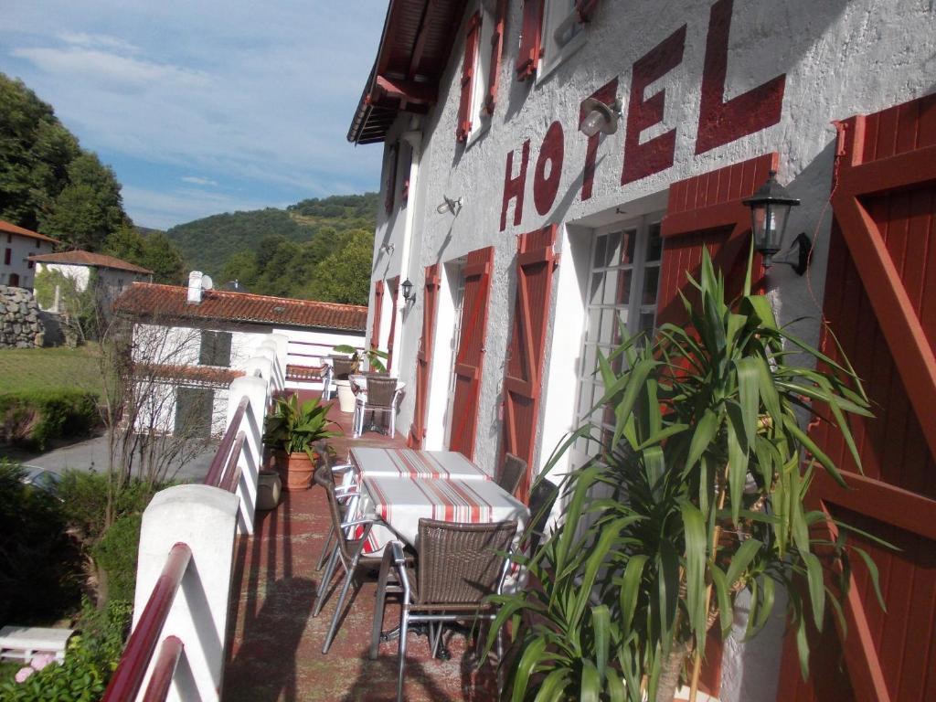 Hotel Le Clementenia Arnéguy エクステリア 写真